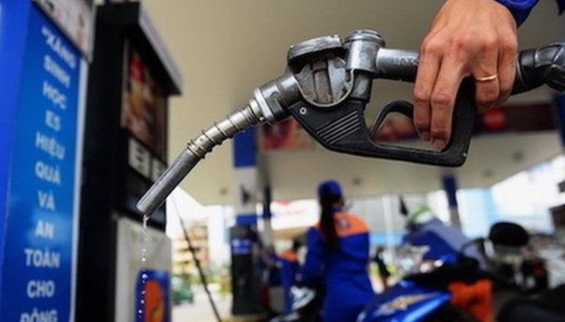 Chính phủ yêu cầu báo cáo phương án giảm thuế và kiểm soát chặt xăng dầu (ảnh AL)