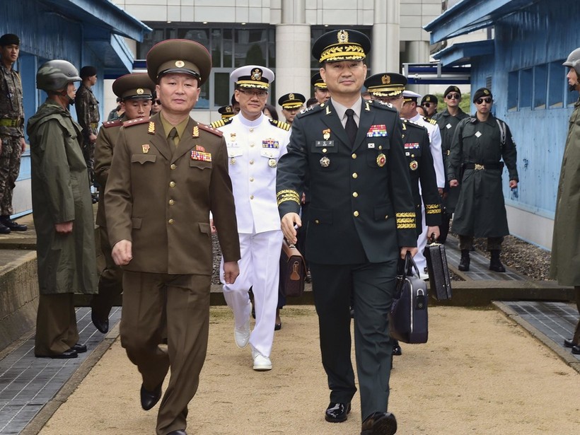 Sách trắng Quốc phòng  của Hàn Quốc sẽ bỏ nội dung coi chính quyền và quân đội Triều Tiên là kẻ thù