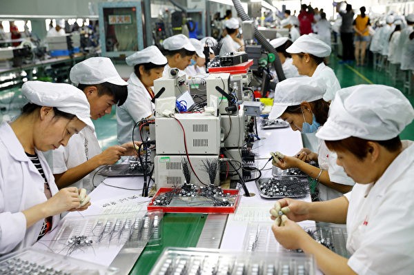 Ngày càng có nhiều công ty nước ngoài đã và đang xem xét để di chuyển các dây chuyền sản xuất khỏi Trung Quốc. 