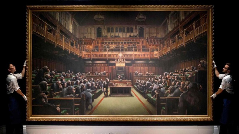 Tác phẩm “Devolved Parliament” của họa sỹ bí ẩn Banksy được bán với giá 9,8 triệu Bảng (29 tỷ VND)