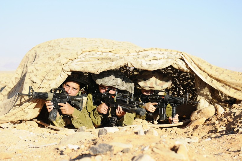 Các nữ binh Israel sát cánh cùng các nam đồng nghiệp đảm đương mọi nhiệm vụ trong quân đội