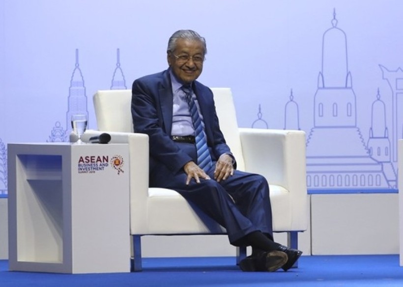 Ông Mahathir Mohamad hôm 2/11 đã bác bỏ đề nghị của ngân hàng Goldman Sachs muốn bồi thường dưới 2 tỷ USD cho việc họ đã gây ra trong vụ án 1MDB.