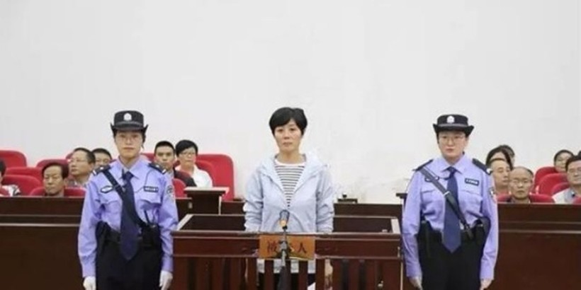 Khương Bảo Hồng - nữ Thị trưởng Vũ Uy, Cam Túc thăng quan nhờ lên gường với 40 quan trên bị ra tòa vì tội nhận hối lộ.