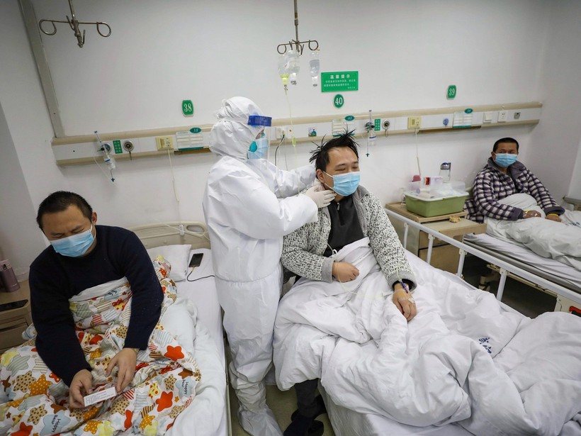 Vũ Hán thực hiện mọi người bệnh đều được đưa vào điều trị tập trung trong các bệnh viện (Ảnh: Đa Chiều)