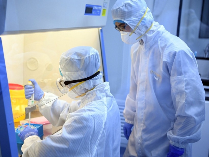 Nhiều quốc gia đang tích cực tìm kiếm, thử nghiệm vaccine và thuốc chống virus Corona mới (Ảnh: Tân Hoa xã)