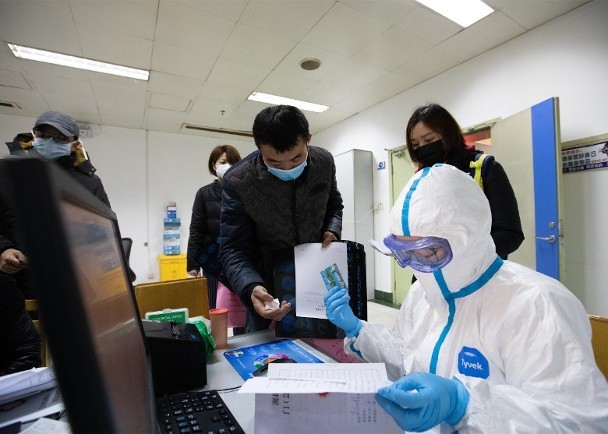 Thành phố Vũ Hán sẽ thực hiện xét nghiệm axit nucleic cho toàn bộ 11 triệu dân trong vòng 10 ngày (Ảnh: CNS). 