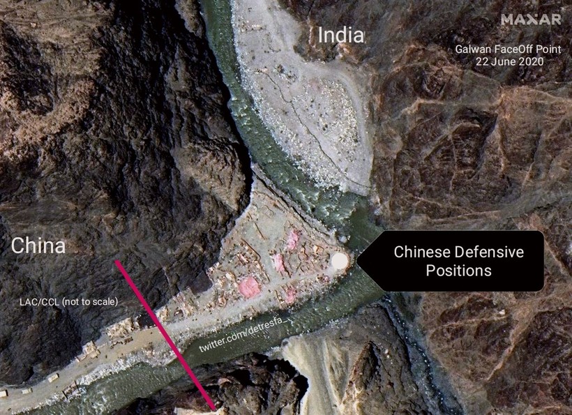 Căn cứ hình ảnh vệ tinh, Ấn Độ cho rằng lính Trung Quốc đã vượt qua tuyến kiểm soát thực tế sang phần đất phía Ấn Độ xây dựng các công sợ, trận địa (Ảnh: Đa Chiều).