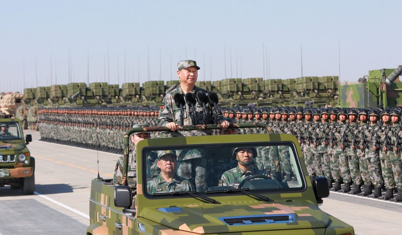 Dư luận quốc tế ngày càng lo ngại về sự trỗi dậy của Trung Quốc, nhất là việc gia tăng sức mạnh quân sự (Ảnh: Tân Hoa xã).