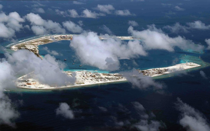Một số chuyên gia Trung Quốc đã cảnh báo quân đội Mỹ có thể tiến hành một cuộc tấn công bất ngờ vào các đảo và rạn san hô mà Trung Quốc bồi đắp phi pháp ở Biển Đông (Ảnh: Đa Chiều).
