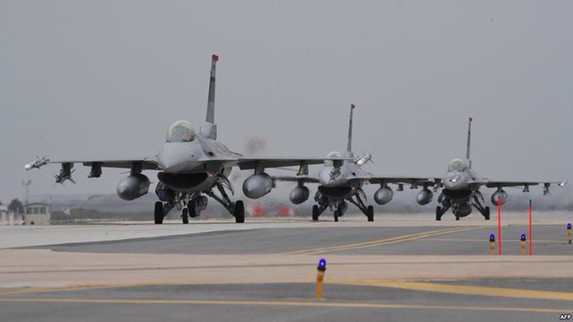 Bất chấp sự phản dối của Trung Quốc, Bộ Quốc phòng Mỹ đã phê chuẩn bán 66 máy bay hiện đại F-16V trị giá 62 tỷ USD cho Đài Loan (Ảnh: Sina).
