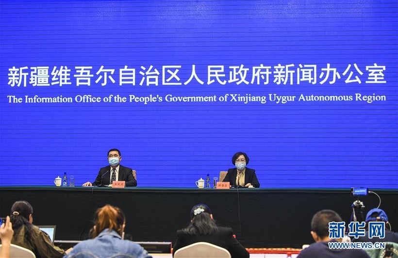Tối 25/10, chính quyền Khu tự trị Duy Ngô Nhĩ Tân Cương đã họp báo về tình hình dịch COVID-19 ở địa khu Kashgar (Ảnh: Tân Hoa xã).