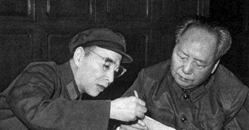 Lâm Bưu được Mao Trạch Đông lựa chọn làm người kế thừa của ông tại Hội nghị Trung ương 11 khóa VIII, tháng 8/1966 (Ảnh: Lishi).