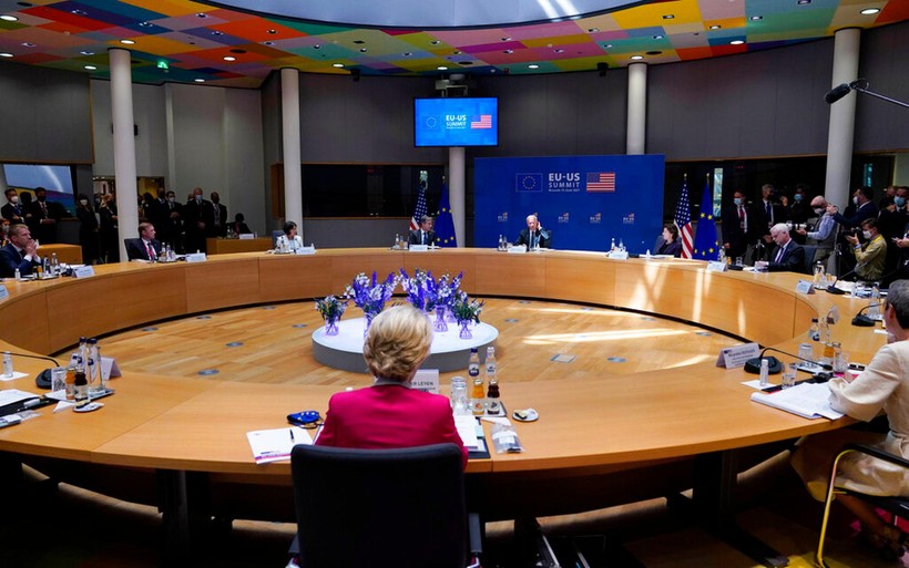 Hội nghị thượng đỉnh Mỹ - EU họp ngày 15/6 ra Tuyên bố chung chỉ trích Trung Quốc dữ dội (Ảnh: AP).