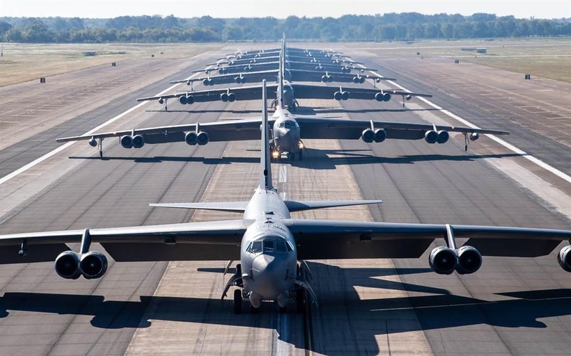 Mỹ sẽ chi hàng chục tỉ USD để nâng cấp phi đội 76 máy bay ném bom chiến lược B-52 (Ảnh: Chinatimres).