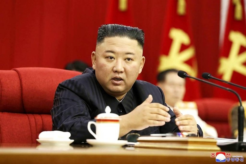 Nhà lãnh đạo Triều Tiên Kim Jong-un nghiêm khắc phê phán các quan chức kém cỏi và lơ là trong công tác chống dịch (Ảnh: KCNA)