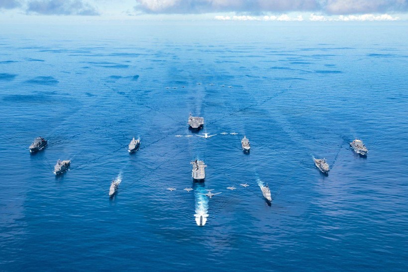 Cuộc tập trận Malabar 2020 của Hải quân 4 nước Đối thoại an ninh Bộ Tứ trên Biển Đông năm 2020 (Ảnh: USNavy).