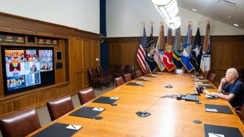 Tổng thống Mỹ Joe Biden họp với Hội đồng An ninh Quốc gia về tình hình Afghanistan khi đi nghỉ tại Trại David (Ảnh: Đông Phương).