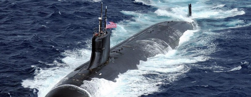 Chiếc USS Connecticut (SSN-22) phải nổi lên di chuyển về Guam sau khi bị đâm va (Ảnh: Guancha).
