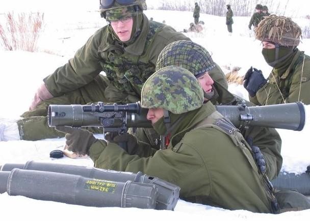 Canada cung cấp cho Ukraine các vũ khí chống tăng (Ảnh: Đông Phương).