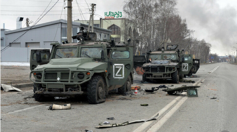 Các xe quân sự Nga khi vào Ukraine được sơn kí hiệu chữ "Z" (Ảnh: Sohu).