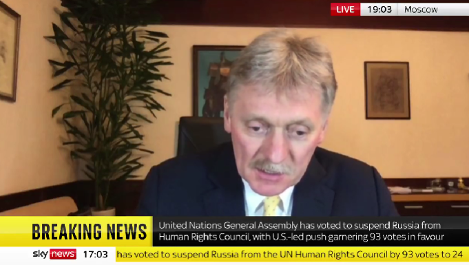 Người phát ngôn Điện Kremlin Sergey Peskov trả lời phỏng vấn trực tiếp trên sóng truyền hình Sky News hôm 7/4.