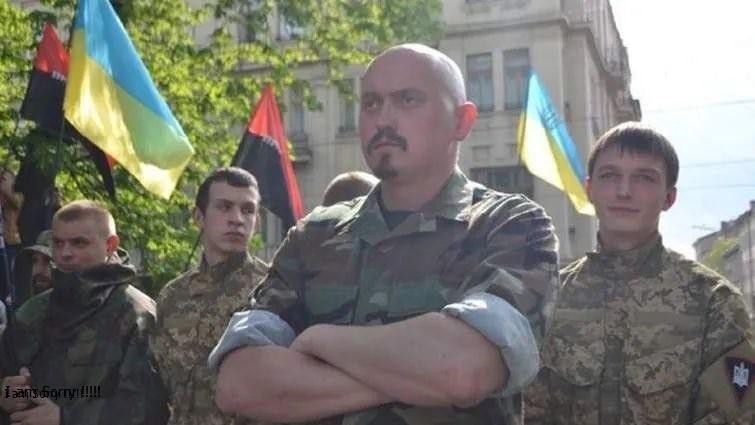 Taras Bobanich (giữa) và thuộc quyền trong tổ chức Right Sector (Ảnh: Twitter).