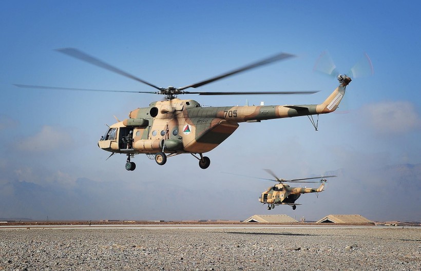 Mỹ quyết định viện trợ thêm 4 máy bay trực thăng vũ trang Mi-17 mua của Nga cho Ukraine (Ảnh: USArmy).