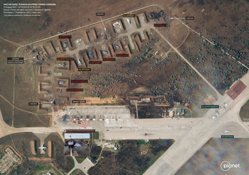 Hình ảnh chụp từ vệ tinh do Planet Labs PBC công bố cho thấy rõ các máy bay bị phá hủy trong vụ nổ (Ảnh: Christiaan Triebert).