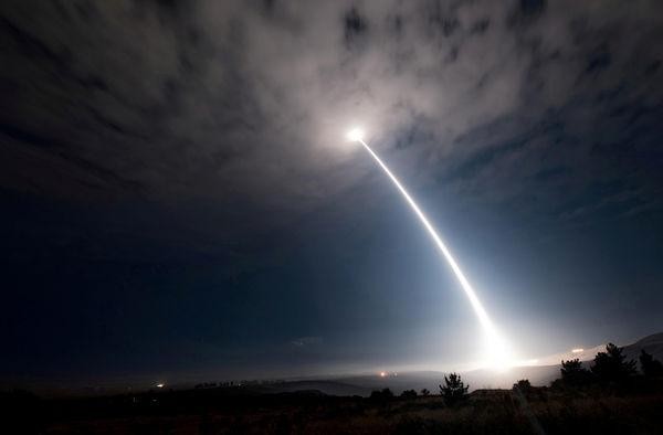 Ngày 16/8, Mỹ phóng thử tên lửa ICBM Minuteman-III từ căn cứ Vandenberg ở California (Ảnh: Reuters).