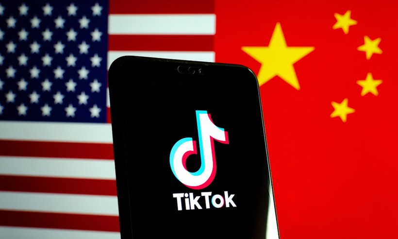 Cuộc chiến pháp lý Mỹ - Trung xung quanh việc TikTok bị cấm sử dụng đã bắt đầu (Ảnh: WorldJournal).