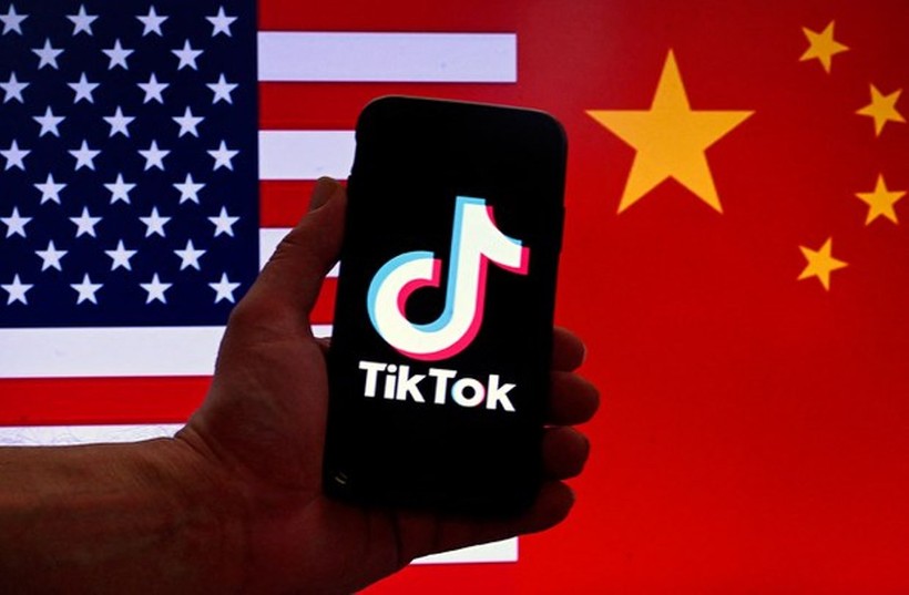 Ứng dụng TikTok đang trở thành điểm nóng lớn trong cuộc cạnh tranh Mỹ-Trung (Ảnh: DPA)