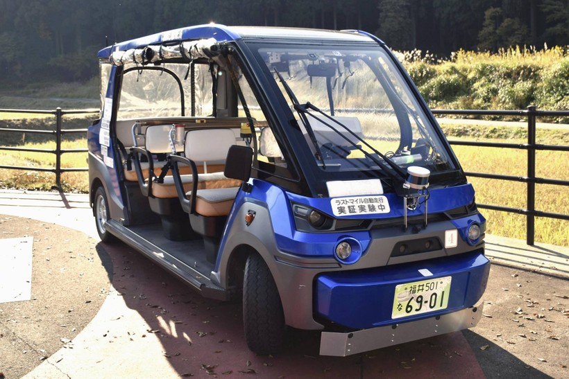 Một phương tiện tự lái "cấp độ 4" ở Eiheiji, tỉnh Fukui, tháng 11/2022. Ảnh Kyodo