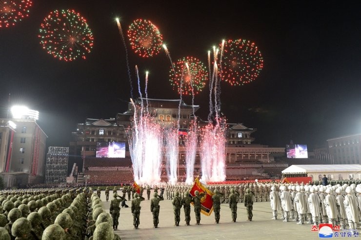Triểu Tiên tổ chức lễ kỷ niệm 75 năm thành lập Quân đội Nhân dân Triều Tiên. Ảnh RT