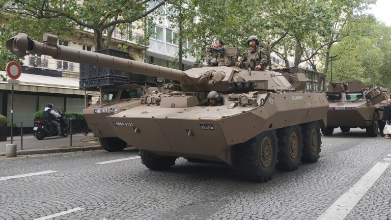 Xe thiết giáp chống tăng bánh lốp 6×6 AMX-10 RC. Ảnh minh họa South Front.
