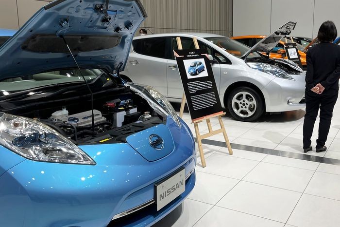 Nissan trưng bày xe ô tô điện của doanh nghiệp tại trụ sở ở Yokohama, Nhật Bản. Ảnh Market Watch.