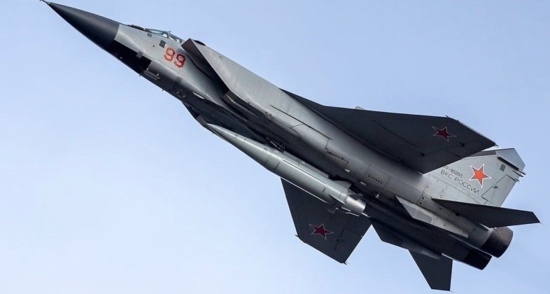 Máy bay tiêm kích hạng nặng MiG-31D, được cho là mang tên lửa chống vệ tinh. Ảnh Military Russia. 