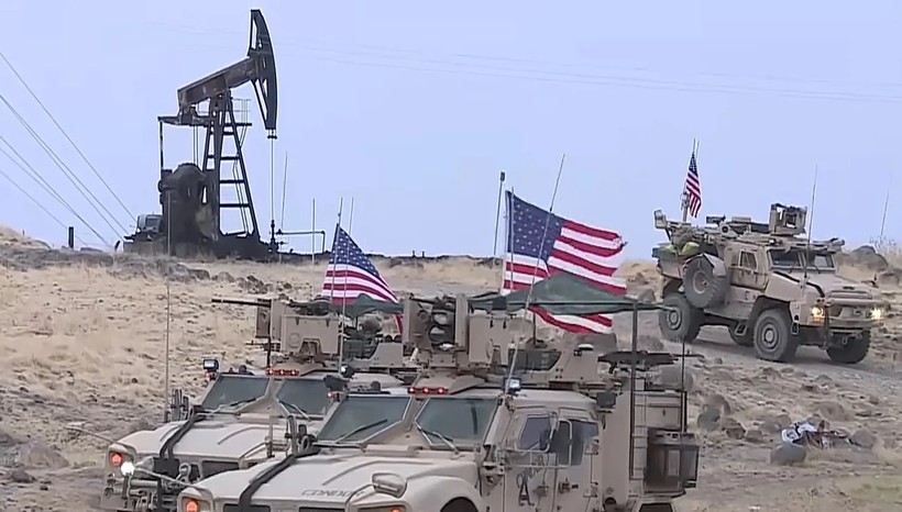Quân đội Mỹ kiểm soát khu vực mỏ dầu al-Omar ở vùng đông bắc Syria. Ảnh Within Syria. 