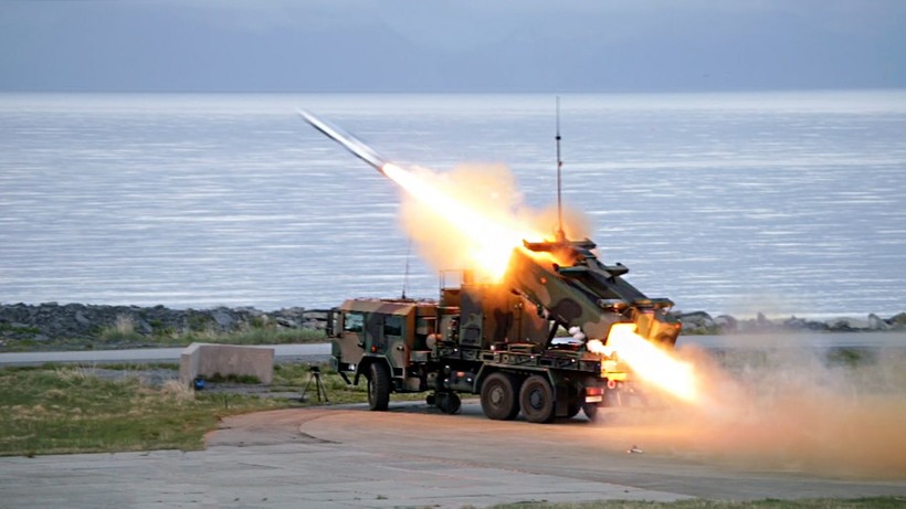 Xe phóng MLV của Ba Lan phóng tên lửa tấn công hải quân NSM tại thao trường Andøya ở Na Uy tháng 5/2016. Ảnh: Sjøforsvaret