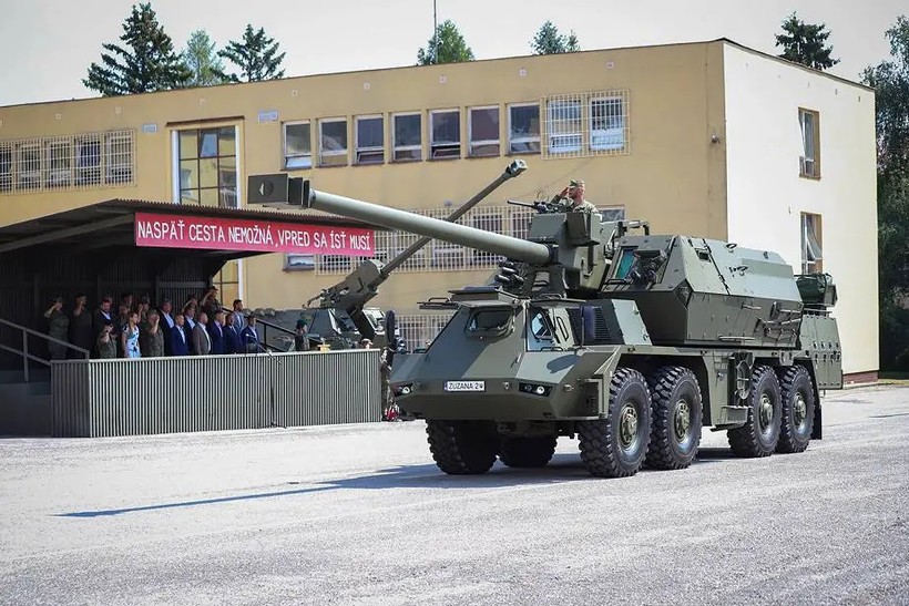 Pháo tự hành bánh lốp Zuzana-2 155 mm của Slovakia. Ảnh minh họa Army Recorgnition. 