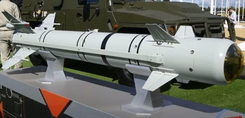 Nga sử dụng tên lửa chính xác cao Izdeliye-305 tại chiến trường Ukraine (Ảnh: AIF)