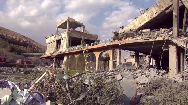 Trung tâm Nghiên cứu và Phát triển Barzah tan hoang sau cuộc tấn công. Nguồn: BBC