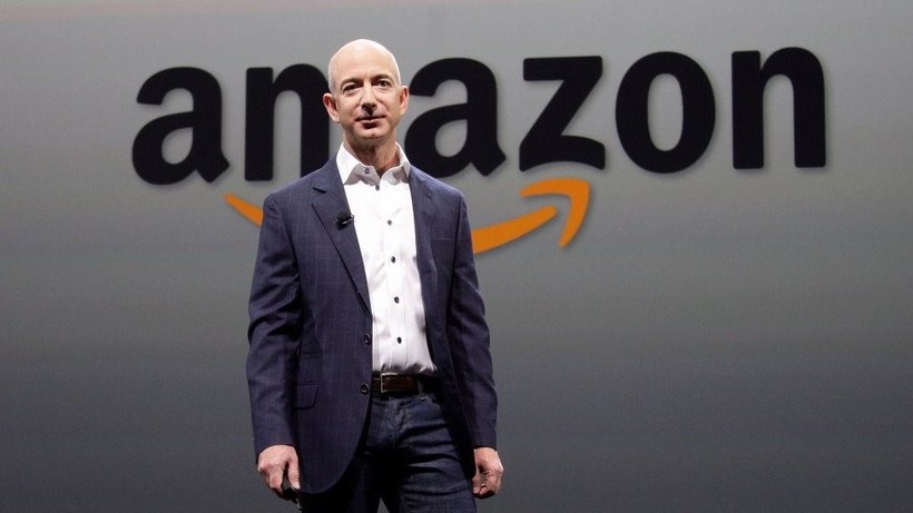 Theo thống kê đầu năm 2018, tổng tài sản ước tính của CEO Amazon, Jeff Bezos là 105 tỷ USD, vượt qua kỷ lục của ông Bill Gates năm 1999. Nguồn: Fortune