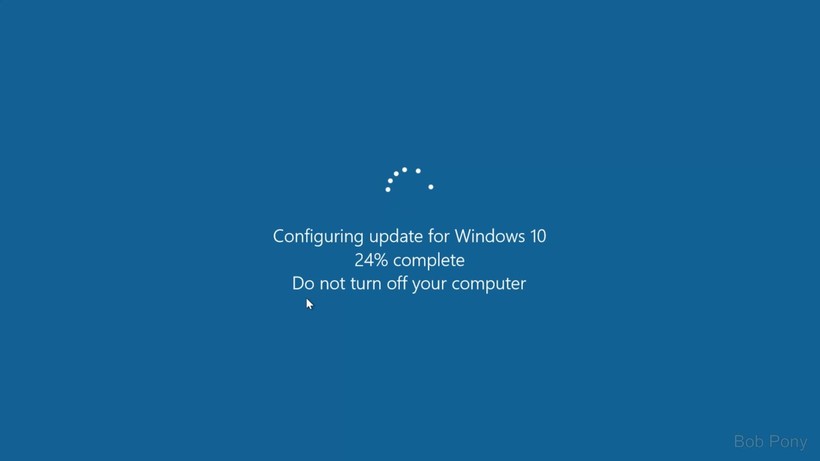 Thi thoảng Windows sẽ treo cứng giữa quá trình cập nhật. Ảnh: HowtoGeek