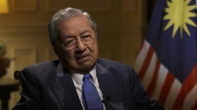 Thủ tướng đương nhiệm của Malaysia, Mahathir Mohamad yêu cầu bãi bỏ luật chống tin tức giả mạo (ảnh: CNN)