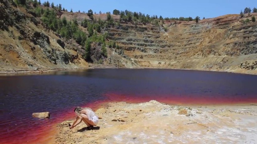 Hồ Mitsero Đỏ