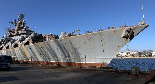 Tàu tuần dương Ukrayina đang đỗ tại xưởng đóng tàu 61.
