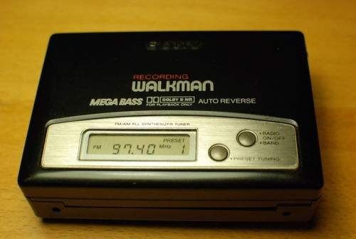 Máy nghe nhạc Walkman