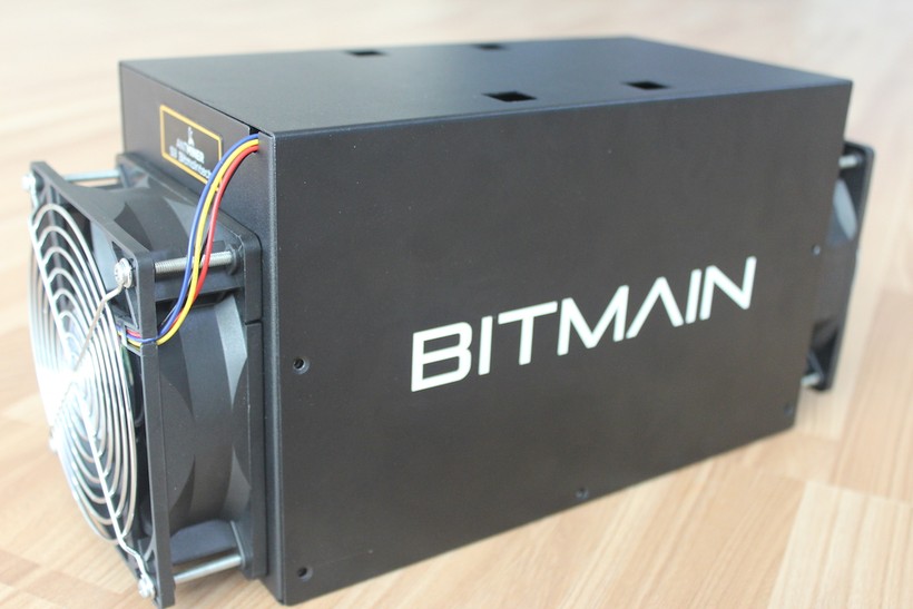 Máy xử lý dữ liệu tự động của nhà sản xuất Bitmain