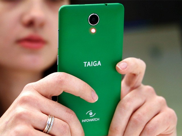 Mẫu smartphone chốn nghe trộm có tên TaigaPhone của Nga vừa ra mắt có giá khoảng 260 USD - Ảnh: ECONOMIC TIMES