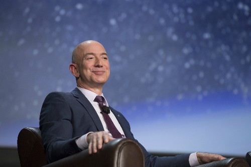 Jeff Bezos - người sáng lập kiêm CEO của Amazon